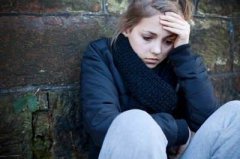 <b>青少年抑郁症的主要表现有哪些？</b>