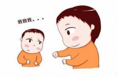 <b>宝宝发育迟缓并不只是不会说话，这些迹</b>
